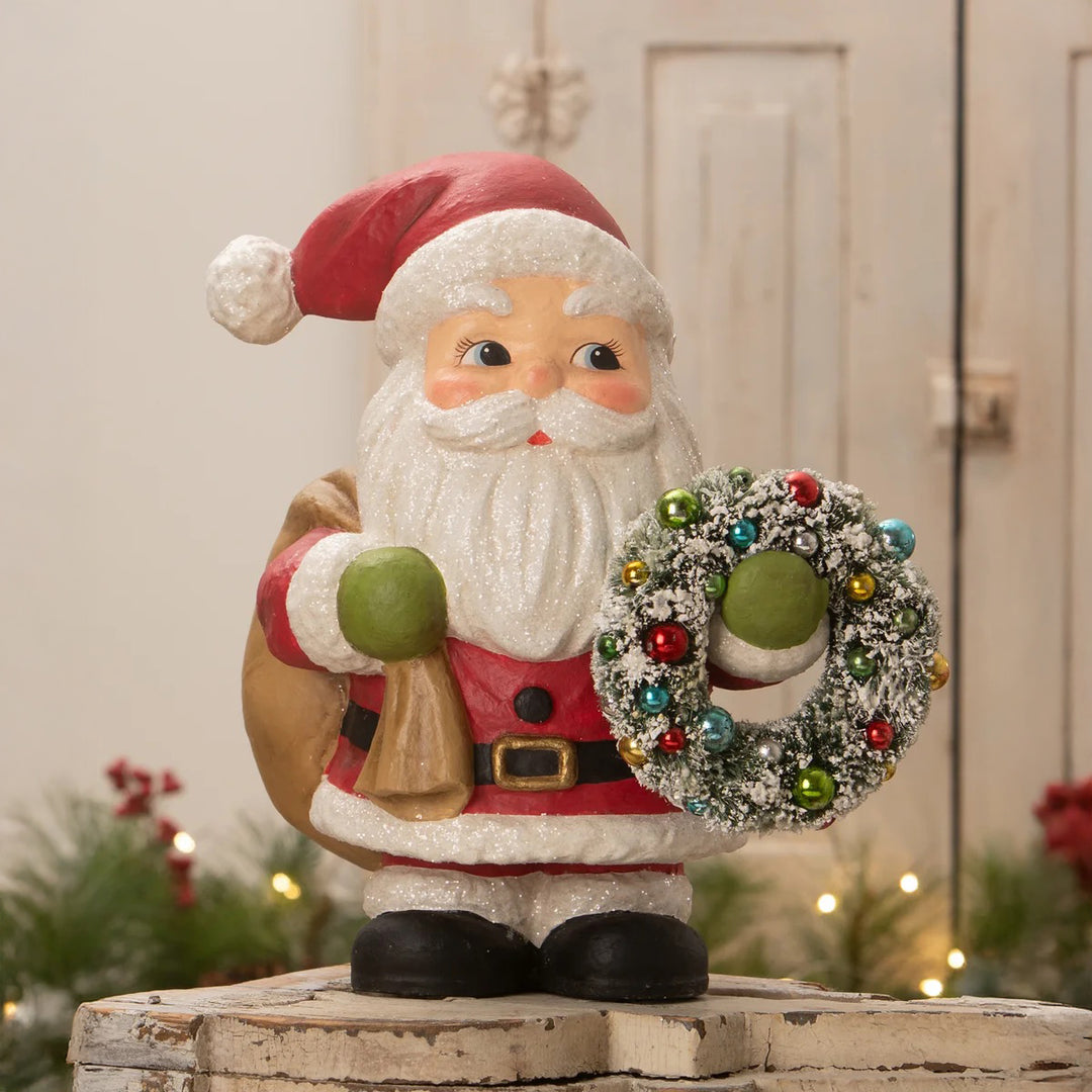 Bethany Lowe: Fat Santa with Wreath Figurine sparkle-castle