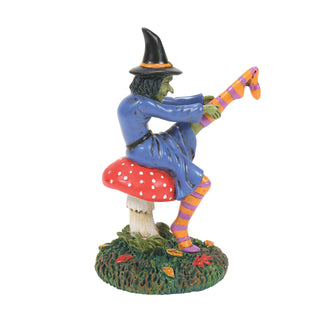 Department 56 Snow Village Halloween Accessory: Darn Good Darn sparkle-castle