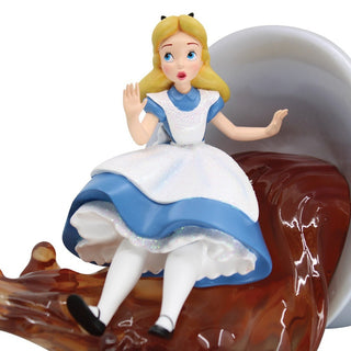 Disney Showcase Icons: D100 Alice in Wonderland Figurine sparkle-castle