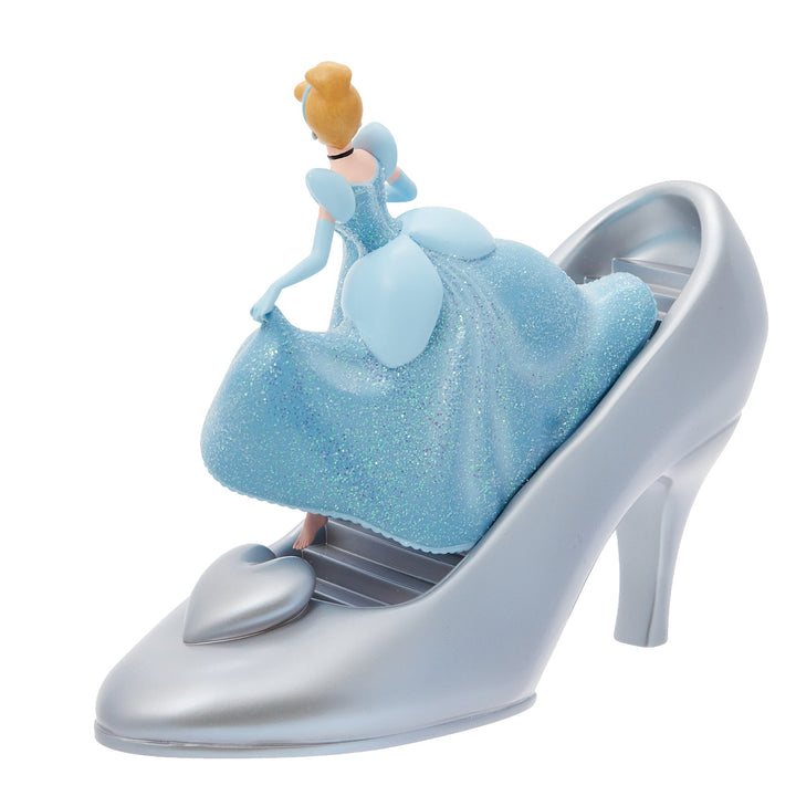 Disney Showcase Icons: D100 Cinderella Figurine sparkle-castle