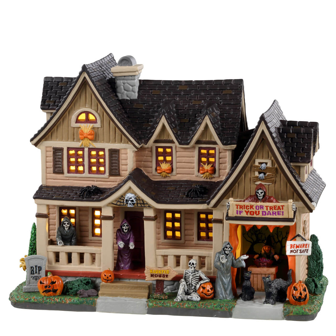 Lemax Spooky Town Halloween Village: Trick Or Treat, If You Dare