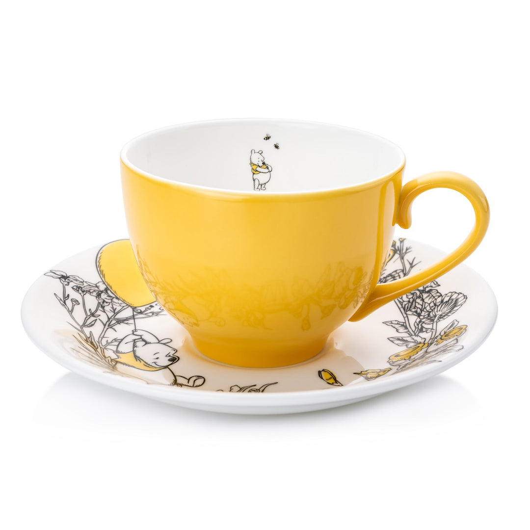 Disney English Ladies: Winnie the Pooh Decorative Cup & Saucer sparkle-castle