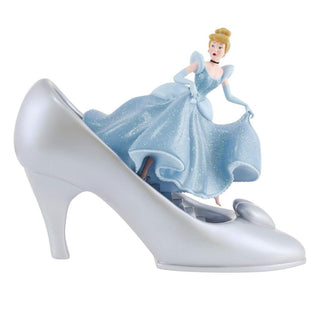 Disney Showcase Icons: D100 Cinderella Figurine sparkle-castle