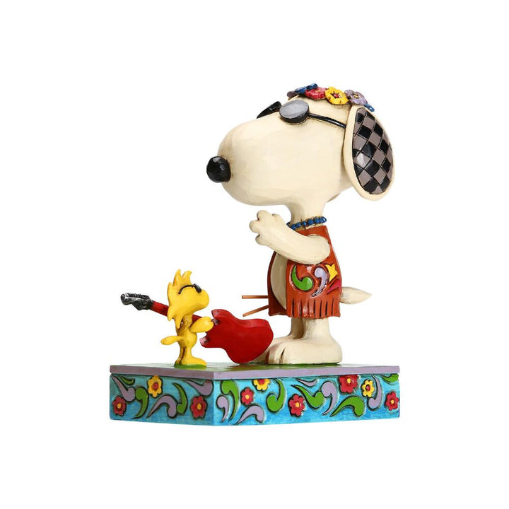 Jim Shore Peanuts: Snoopy Woodstock Concert Goers Figurine sparkle-castle