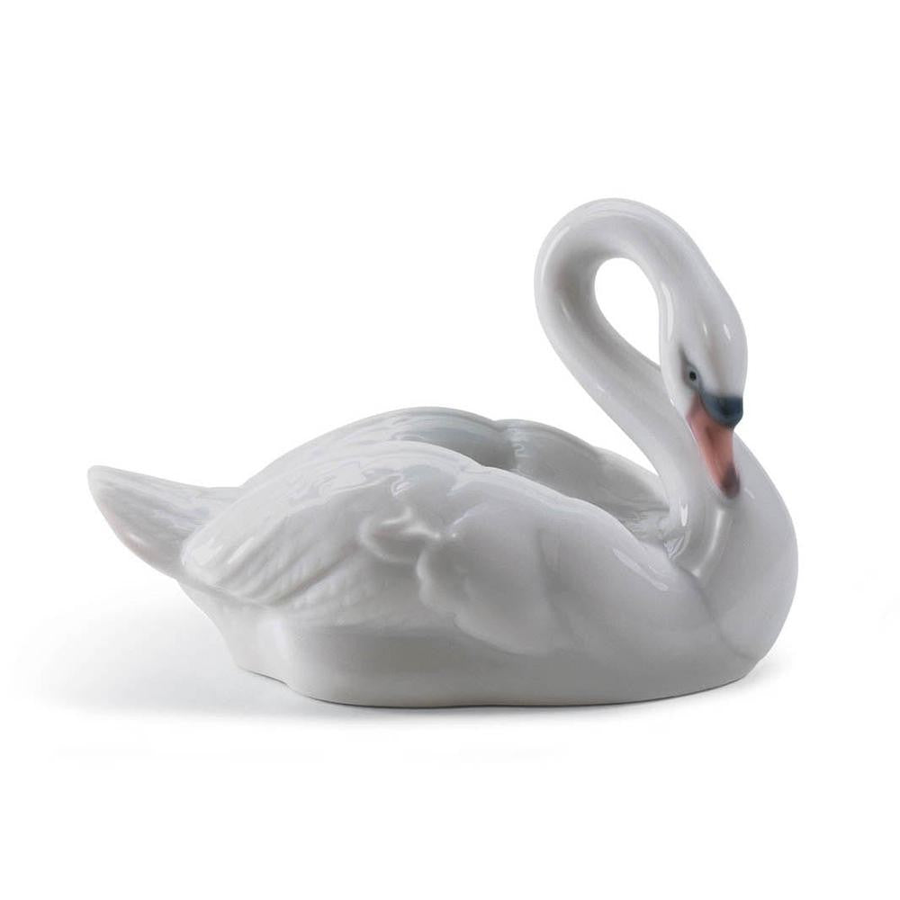 Lladró Lovely World Collection: Elegant Swan Figurine sparkle-castle