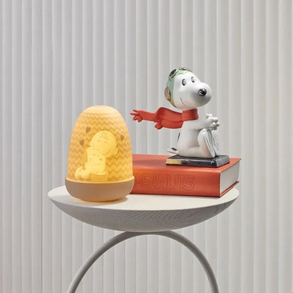 Lladró Peanuts Collection: Snoopy Lithophane sparkle-castle