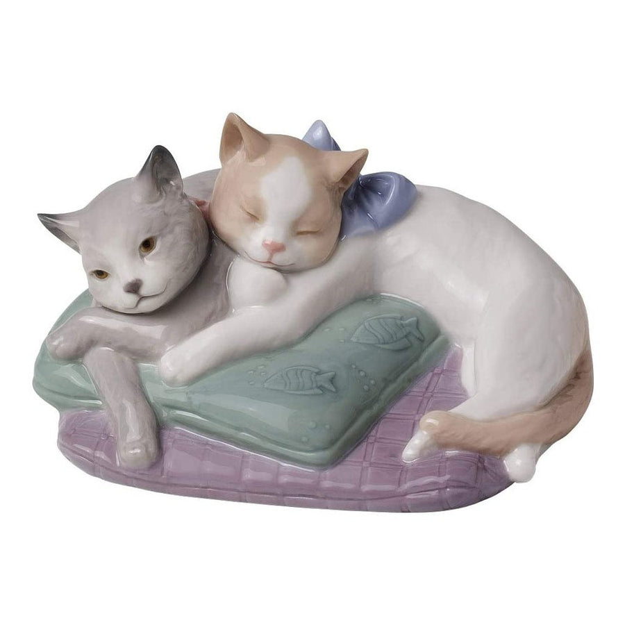NAO Family Pets Collection: Snuggle Cats Figurine sparkle-castle